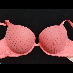 VICTORIA’S SECRET VERY SEXY PUSHUP BRA NEW + TAGS